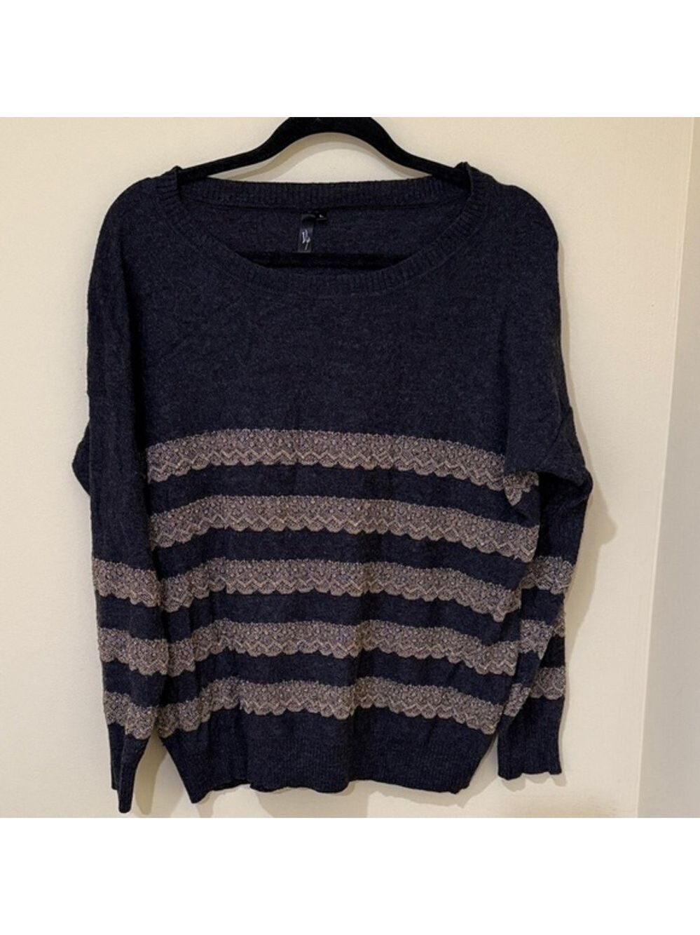 VIP dark Gray and Beige women’s Sweater Top size large - Picture 1 of 7